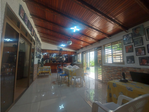 Vendo Casa 350m2 Terrazas Del Club Hipico 0148