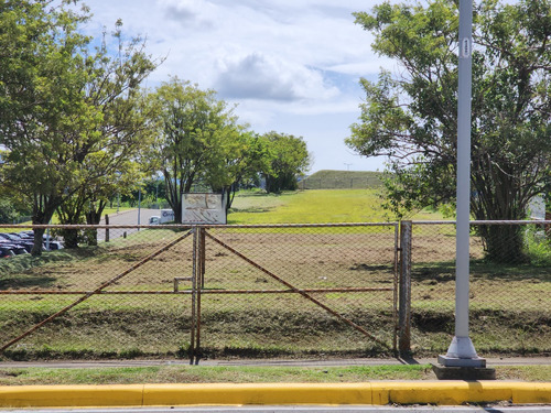 Lote En Heredia, Por El Real Cariari, Zona Franca, Cruce De Belen  Cerca De La Pista