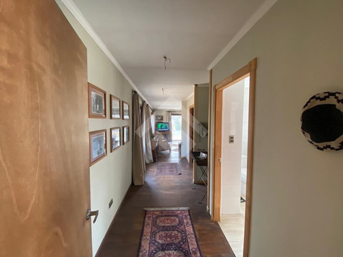 Casa En Arriendo De 6 Dorm. En Colina