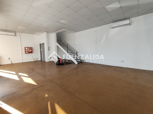 Local Multifuncional En Work Center - 2 Pisos - 156m2
