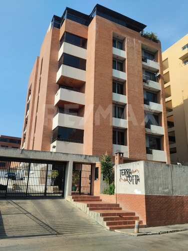 Re/max Líder Vende Como Apartamento En Residencias Terracotta. Alexis Quinan 