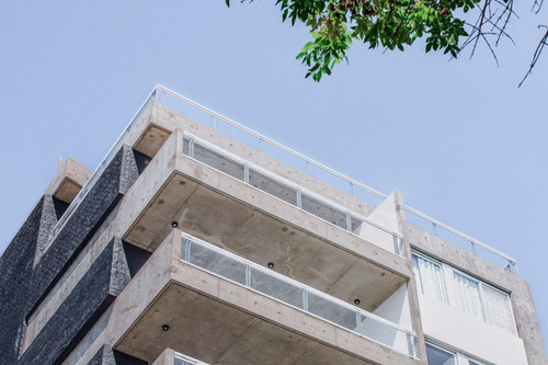 Imagen 7 de 18 de Departamento Venta Abasto 2 Dormitorios Auxiliar Amplio Terraza Parrillero Único Cochera