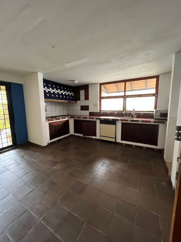 Imagen 3 de 15 de Tr Hermosa Casa En Venta En La Urb Mérida