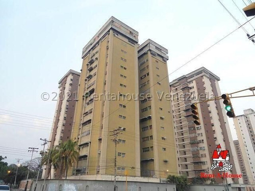 Apartamento En Venta En Urb El Centro Maracay Aragua 24-15142 Irrr