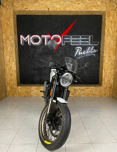 Imagen 4 de 8 de Motofeel Puebla- Husqvarna Vitpilen 401- @motofeelpue