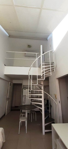 Imagem 3 de 24 de Apartamento Duplex 1 Suíte Mobiliado Com Vista Mar No Rio Vermelho 85m2 - Hei096 - 4494694