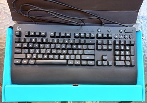 Teclado Logitech G213