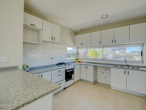 Casa En Venta En Araucarias, Puertos, Escobar