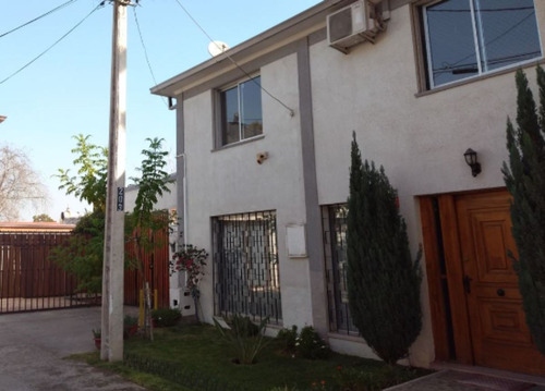 Venta De Dos Casas Las Condes De 4 Dorm / 4 Baños
