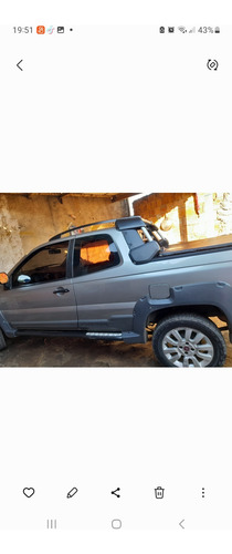 Fiat Strada 1.8 16v Adventure Cab. Dupla Flex 3p