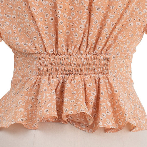 Imagen 7 de 7 de Blusa Corta Peplum Floral Escote V Manga Corta Fresca.
