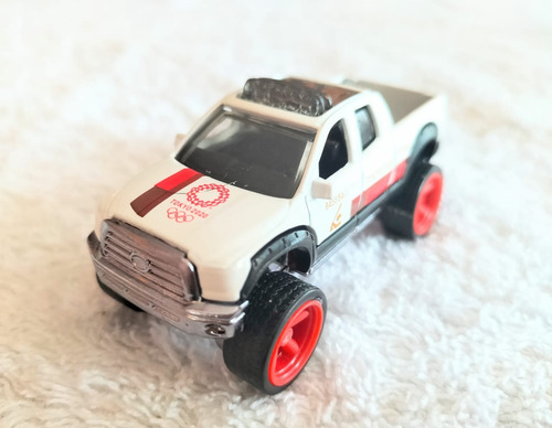 '10 Toyota Tundra, Hot Wheels, Abierto, Llantas Goma, E553