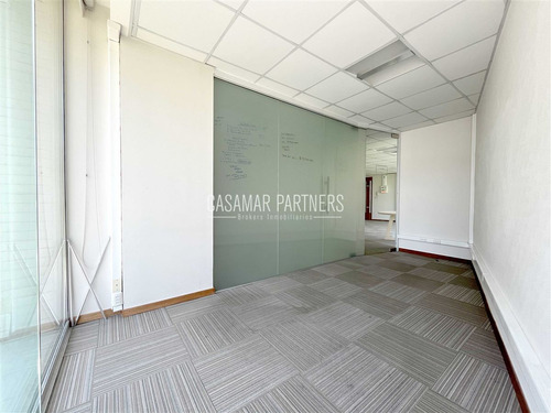 Gran Oficina En Arriendo Privado Y Sala De Reuniones