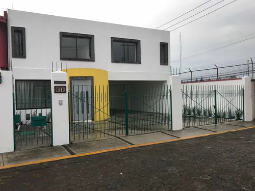 Casa Amplia Excelente Ubicación En Metepec