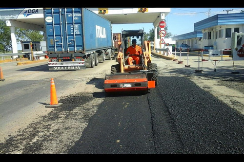 Imagen 2 de 9 de Implemento Jmv Vibrocompactador Liso Vc120 Minicargadora