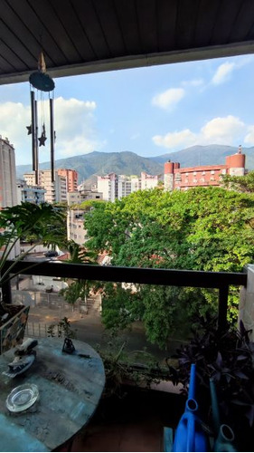 Venta De Apartamento En Plaza Venezuela -los Caobos Jt