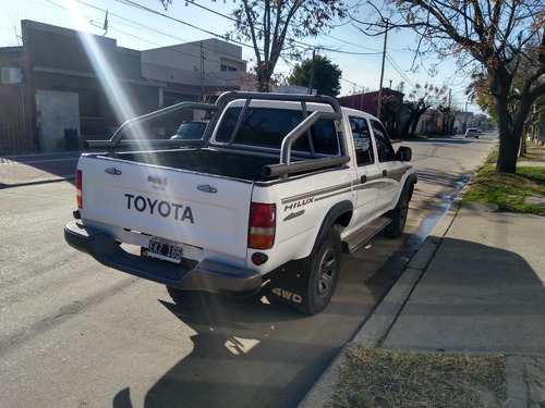 Imagen 6 de 8 de Toyota Hilux 4x4 Doble Cabina