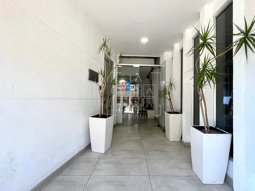 Cómoda, Metro Mons. Eyzaguirre, Recepc+privado+1 Estacionam.