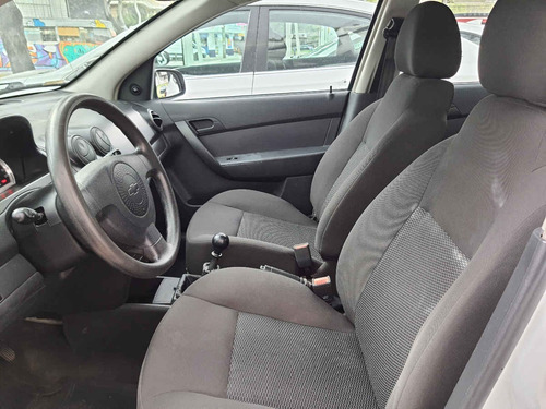 Imagen 8 de 14 de Chevrolet Aveo 2015 4p Lt L4/1.6 Man