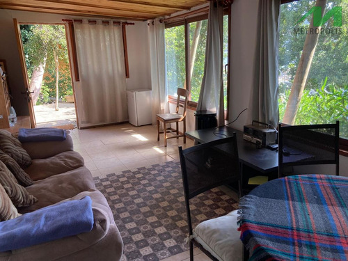 Casa En Venta De 9 Dorm. En Vichuquén