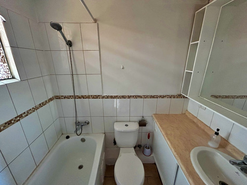 Dpto. En 4to Piso Sin Ascensor, 3 Dorm 1 Baño, Juan Larenas