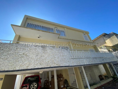 Casa En Venta En Colinas De Bello Monte  24-15011 Yf