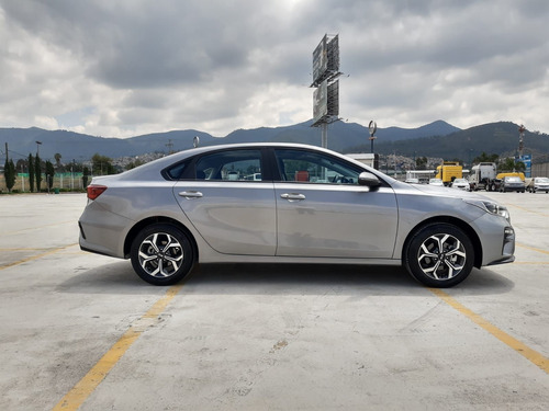 Imagen 8 de 11 de Kia Forte 2021 2.0 Lx 4 P Mt