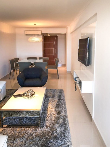 Imagen 6 de 15 de Apartamento En Venta De 2 Dormitorios En Playa Mansa (ref: Lij-5397)