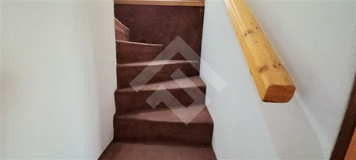 Casa En Venta De 5 Dormitorios En La Reina