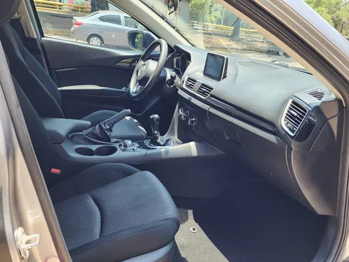Mazda Mazda 3 2.0 I Touring Sedan Mt