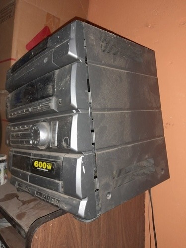 Imagen 2 de 4 de Equipo De Música Aiwa 600w