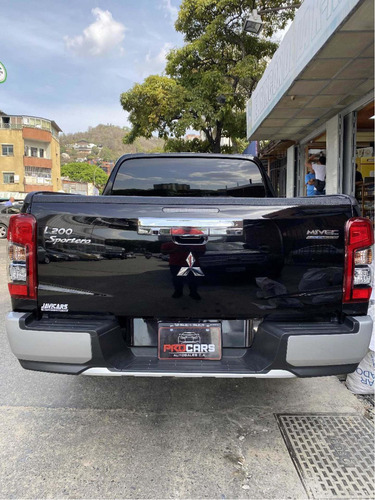 Imagen 3 de 11 de Mitsubishi L200 Sportero