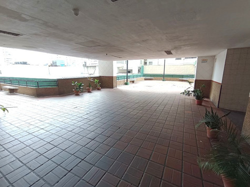 Se Ofrece En Venta Comodo Y Centrico Apartamento Ubicado En Centro Parque Caracas La Candelaria