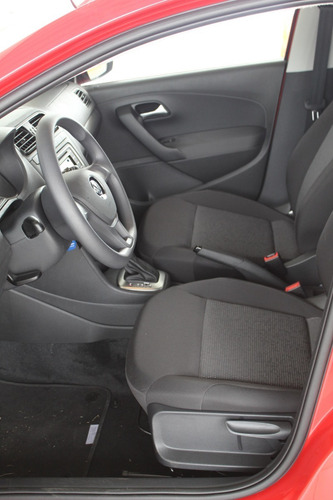 Imagen 9 de 10 de Volkswagen Polo Starline 2021 Rojo