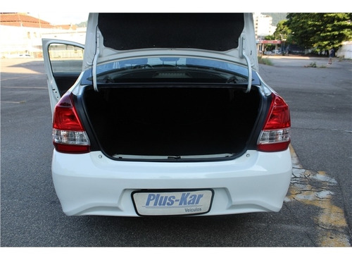 Imagem 9 de 10 de Toyota Etios 1.5 X Sedan 16v Flex 4p Automático
