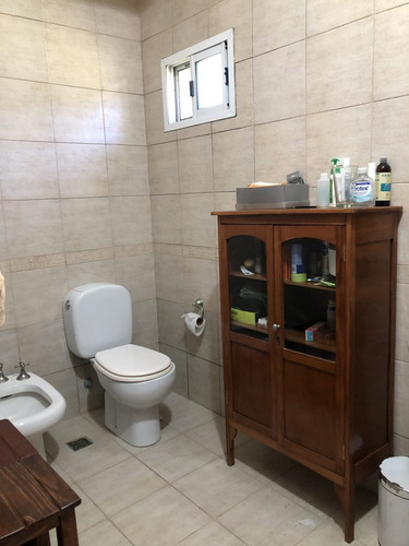 Excelente Casa Quinta En Barrio Los Laureles