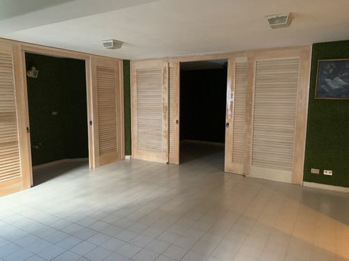 Excelente Casa En Venta En La Lagunita