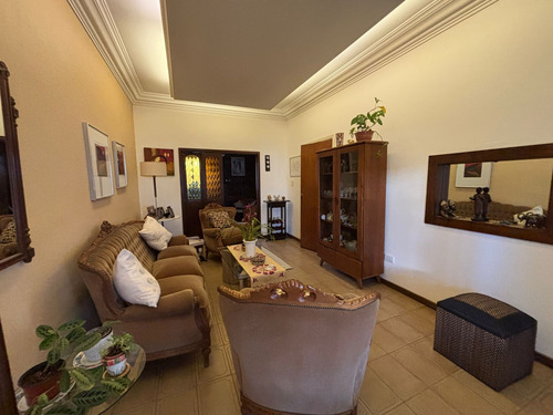 Casa 4 Ambientes - Garage Y Parque - Villa Primera