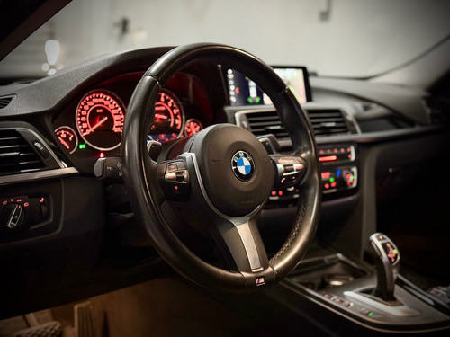BMW Serie 3 3.0 330i Sedan Sport Line 252cv