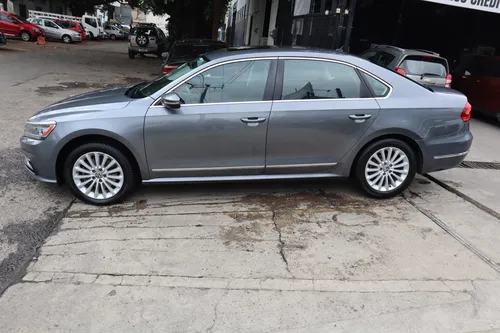Volkswagen Passat 2.5 Tiptronic Highline At