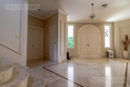 Espléndida Casa En Venta/alquiler En Lomas De San Isidro