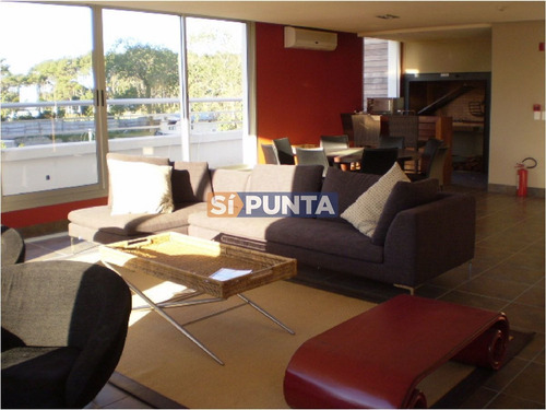 Imagen 19 de 23 de En Venta Excelentes Servicios 3 Dormitorios En Suite Y Dependencia