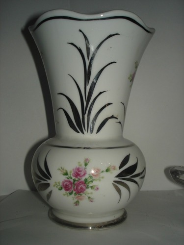 Florero De Porcelana Con Dibujo De Flores Y Destaques