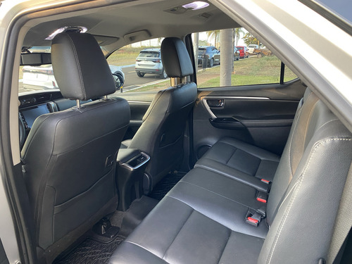 Toyota Hilux SW4 2.7 VVT-I FLEX SRV 7L 4X2 AUTOMÁTICO