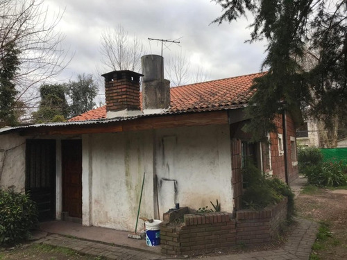 Imagen 4 de 6 de Casa Sobre Importante Lote En Buena Zona