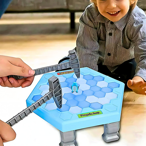 Juego Del Pingüino De Mesa Rompe Hielos En Bloque De Hielo