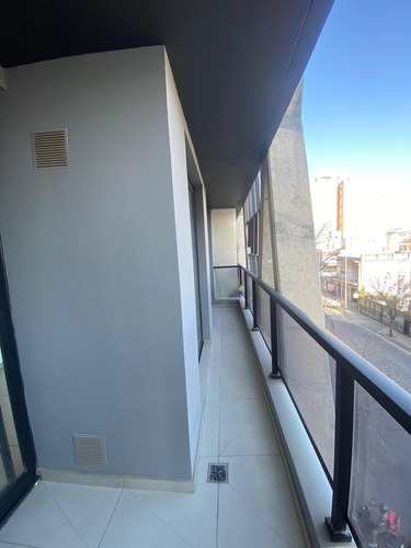Alquiler| Departamento 1 Dorm. Con Balcón Y Pileta En Nueva Córdoba