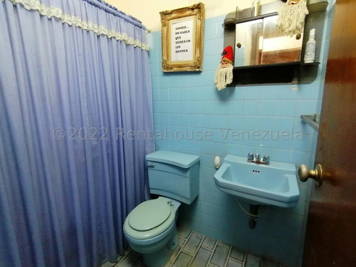 Dennymar, Vende Al Este De La Ciudad, Acogedora Casa Distribuida Armónicamente En 6hab, 4 Baños, Sala Comedor, Cocina, Ideal Para Acondicionar Y Personalizar A Gusto Propio, Contáctame Be557e