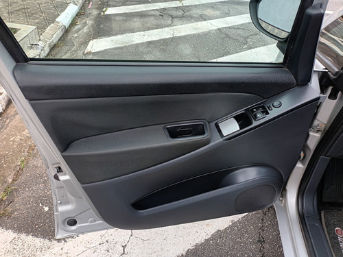 Fiat Idea 1.6 16v Essence Flex 5p