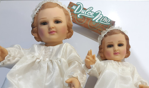 Niño Dios De Vinil Original Registrado 25cm Con Ropón